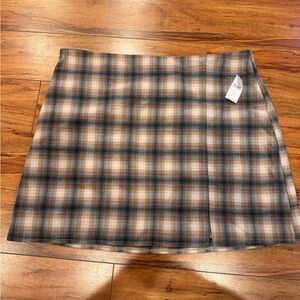 Old Navy Plaid Pencil Skirt in Black and Cream